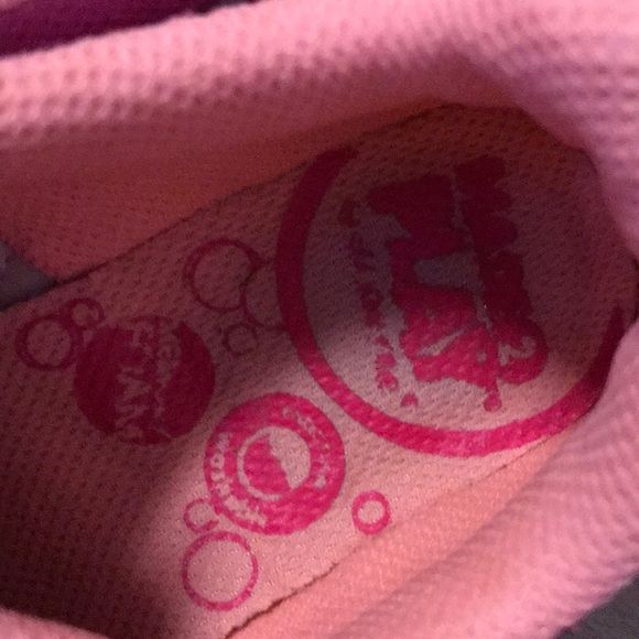 Made to Play pink sneakers 👟 - Picture 2 of 3